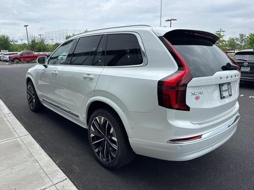 2025 Volvo XC90 Plug-In Hybrid T8 Ultra 7-Seater