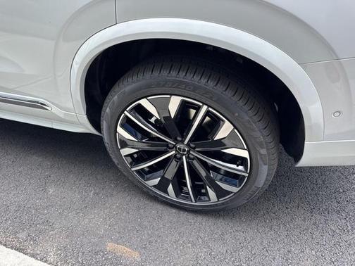 2025 Volvo XC90 Plug-In Hybrid T8 Ultra 7-Seater