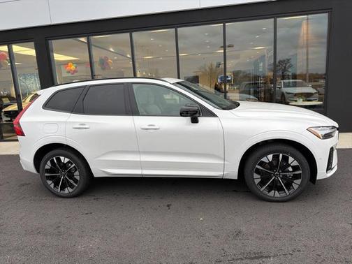2026 Volvo XC60 B5 Plus