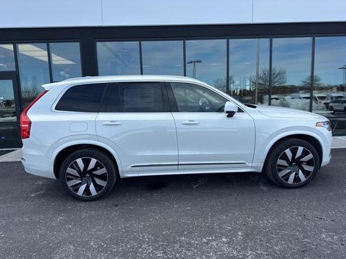 2025 Volvo XC90 Plug-In Hybrid T8 Ultra 6-Seater