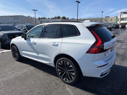 2026 Volvo XC60 B5 Ultra