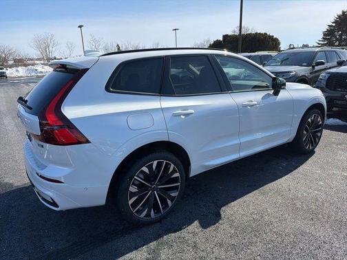 2026 Volvo XC60 B5 Ultra