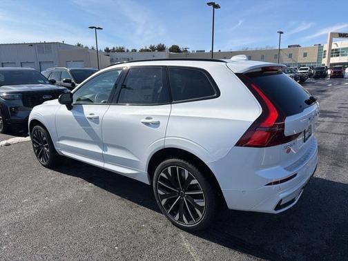 2026 Volvo XC60 B5 Ultra