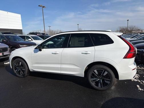 2026 Volvo XC60 B5 Core