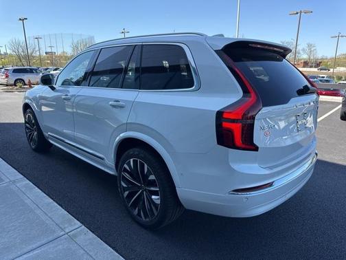2025 Volvo XC90 Plug-In Hybrid T8 Ultra 7-Seater