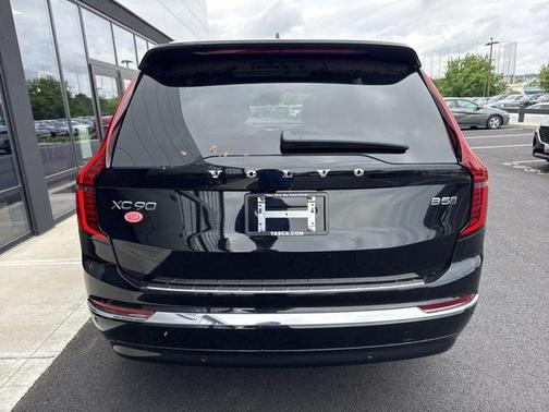2025 Volvo XC90 B5 Plus 6-Seater