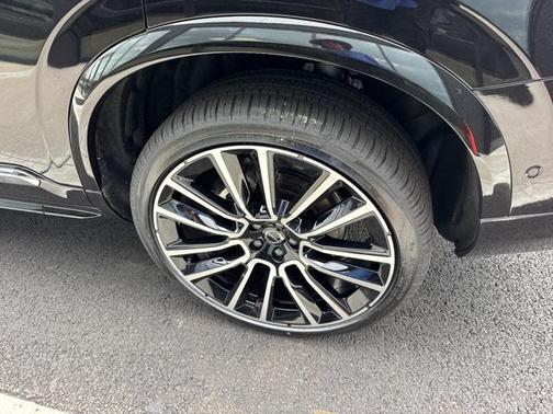 2025 Volvo XC90 B5 Plus 6-Seater