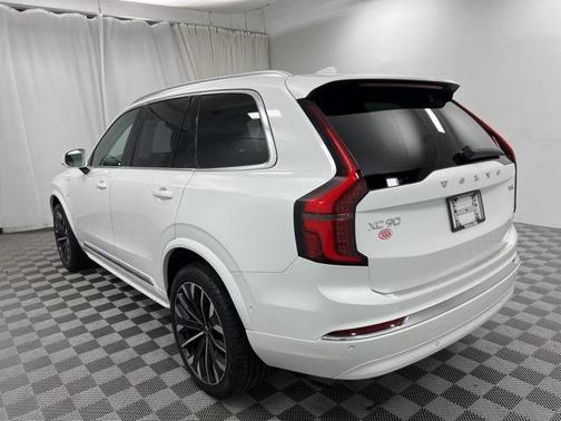 2025 Volvo XC90 Plug-In Hybrid T8 Ultra 6-Seater