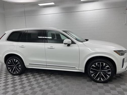 2025 Volvo XC90 Plug-In Hybrid T8 Ultra 6-Seater