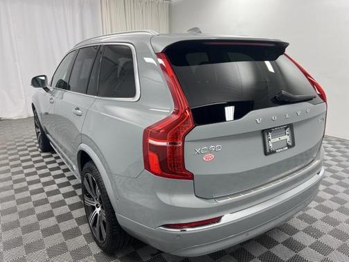 2025 Volvo XC90 B6 Ultra