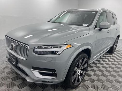 2025 Volvo XC90 B6 Ultra