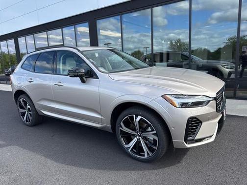 2025 Volvo XC60 Plug-In Hybrid T8 Ultra