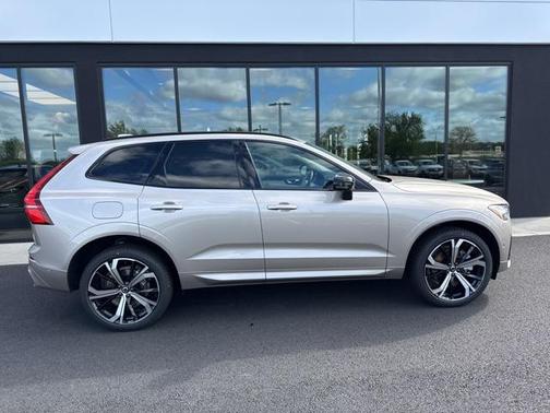 2025 Volvo XC60 Plug-In Hybrid T8 Ultra