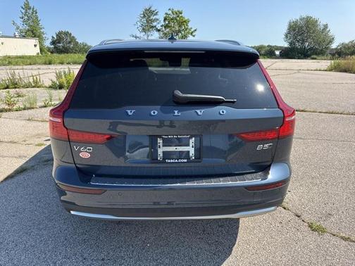 2026 Volvo V60 Cross Country B5 Ultra
