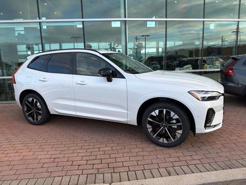 2026 Volvo XC60 B5 Plus