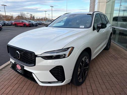 2026 Volvo XC60 B5 Plus