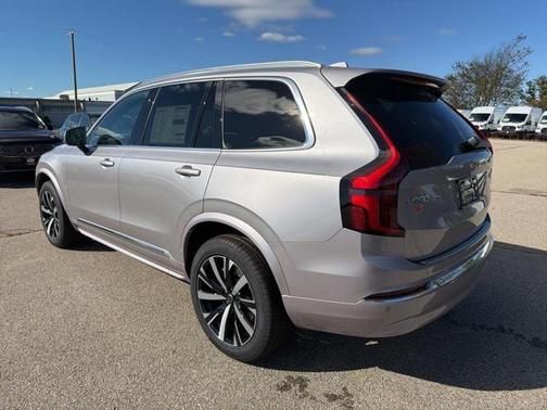 2026 Volvo XC90 B5 Core