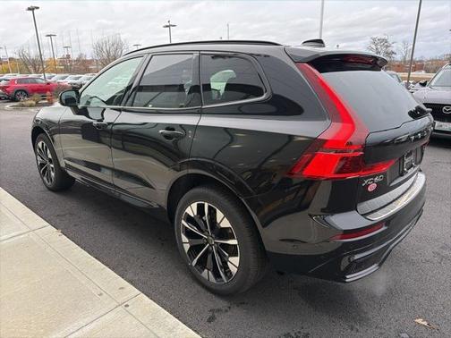 2026 Volvo XC60 B5 Plus
