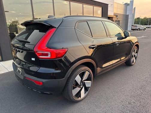 2024 Volvo XC40 Recharge Pure Electric Plus
