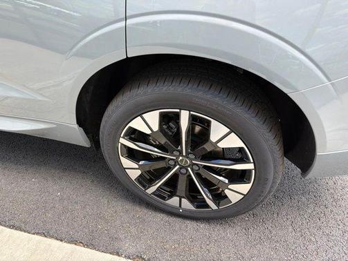 Vapour Grey Metallic 2026 Volvo XC60 B5 Plus