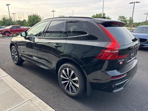 2025 Volvo XC60 B5 Plus