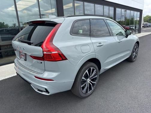 2025 Volvo XC60 Plus