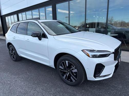 2026 Volvo XC60 B5 Plus