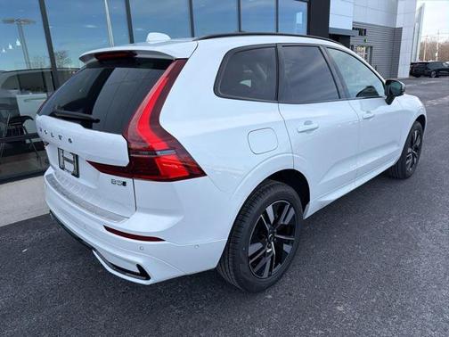 2026 Volvo XC60 B5 Plus