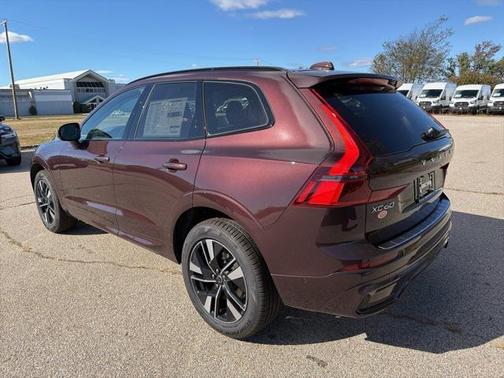 2026 Volvo XC60 B5 Plus