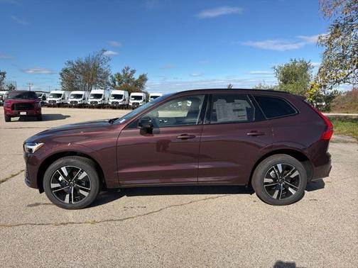 2026 Volvo XC60 B5 Plus