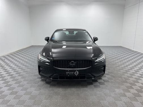 2024 Volvo S60 B5 Plus Black Edition