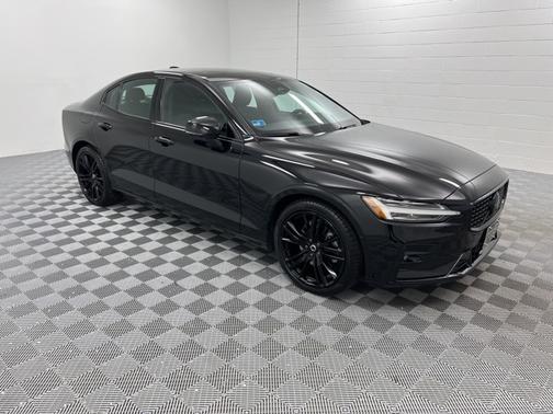 2024 Volvo S60 B5 Plus Black Edition