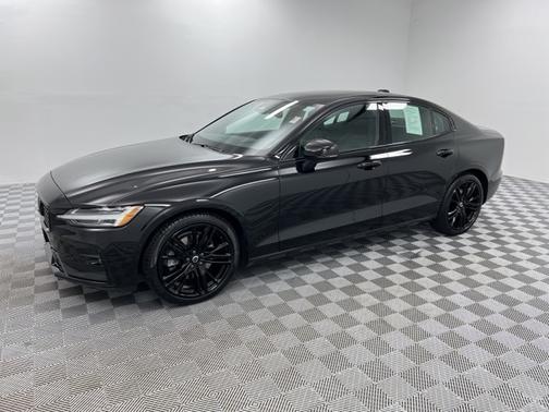 2024 Volvo S60 B5 Plus Black Edition