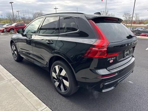 2025 Volvo XC60 Plug-In Hybrid T8 Plus