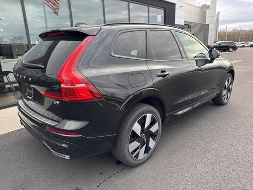 2025 Volvo XC60 Plug-In Hybrid T8 Plus