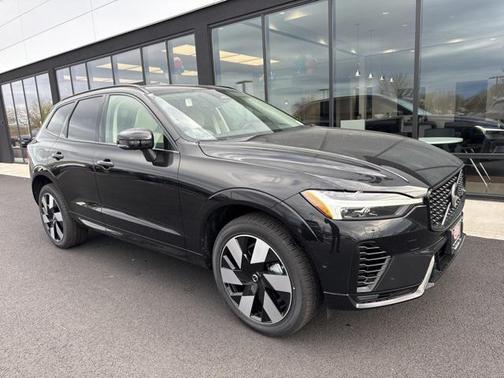 2025 Volvo XC60 Plug-In Hybrid T8 Plus