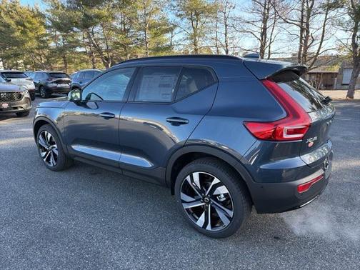 2026 Volvo XC40 B5 Ultra