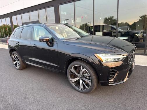 2025 Volvo XC60 Plug-In Hybrid T8 Ultra