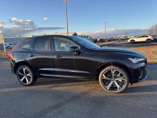 2025 Volvo XC60 Plug-In Hybrid T8 Ultra