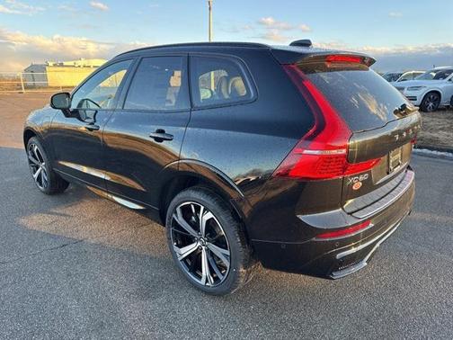 2025 Volvo XC60 Plug-In Hybrid T8 Ultra
