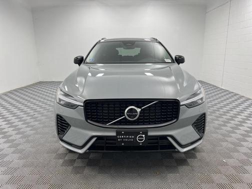 2025 Volvo XC60 Plug-In Hybrid T8 Plus