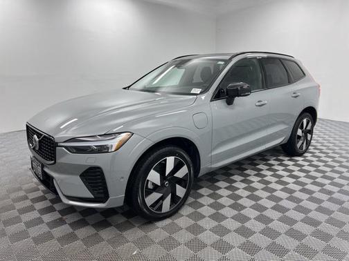 2025 Volvo XC60 Plug-In Hybrid T8 Plus