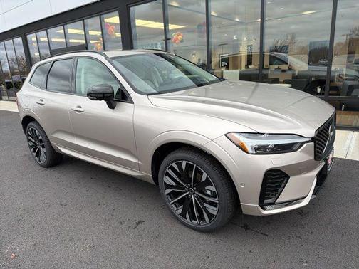 2026 Volvo XC60 B5 Ultra