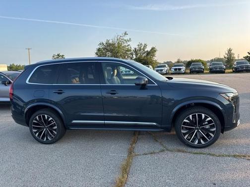 2026 Volvo XC90 B6 Plus 7-Seater