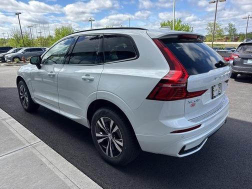2025 Volvo XC60 B5 Core
