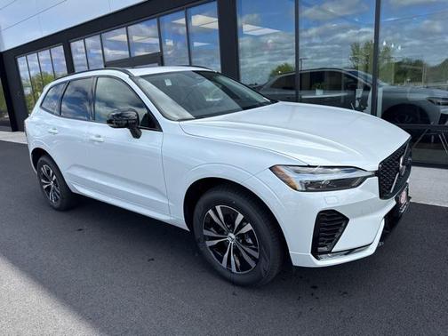 2025 Volvo XC60 B5 Core