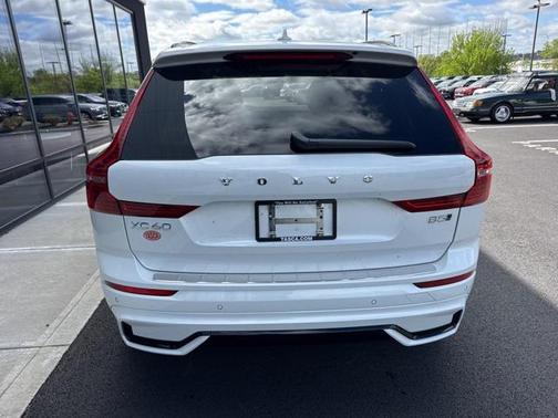 2025 Volvo XC60 B5 Core