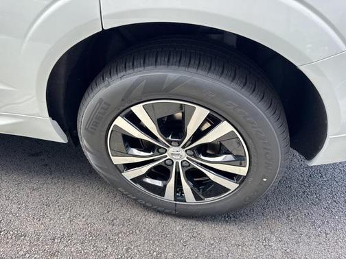 2025 Volvo XC60 B5 Core
