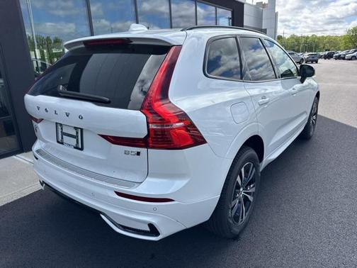 2025 Volvo XC60 B5 Core