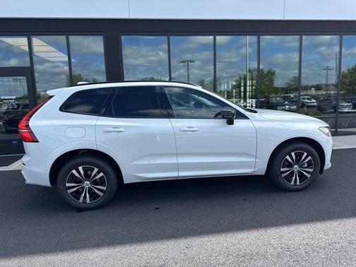 2025 Volvo XC60 B5 Core